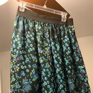 Elastic waist flower print skirt